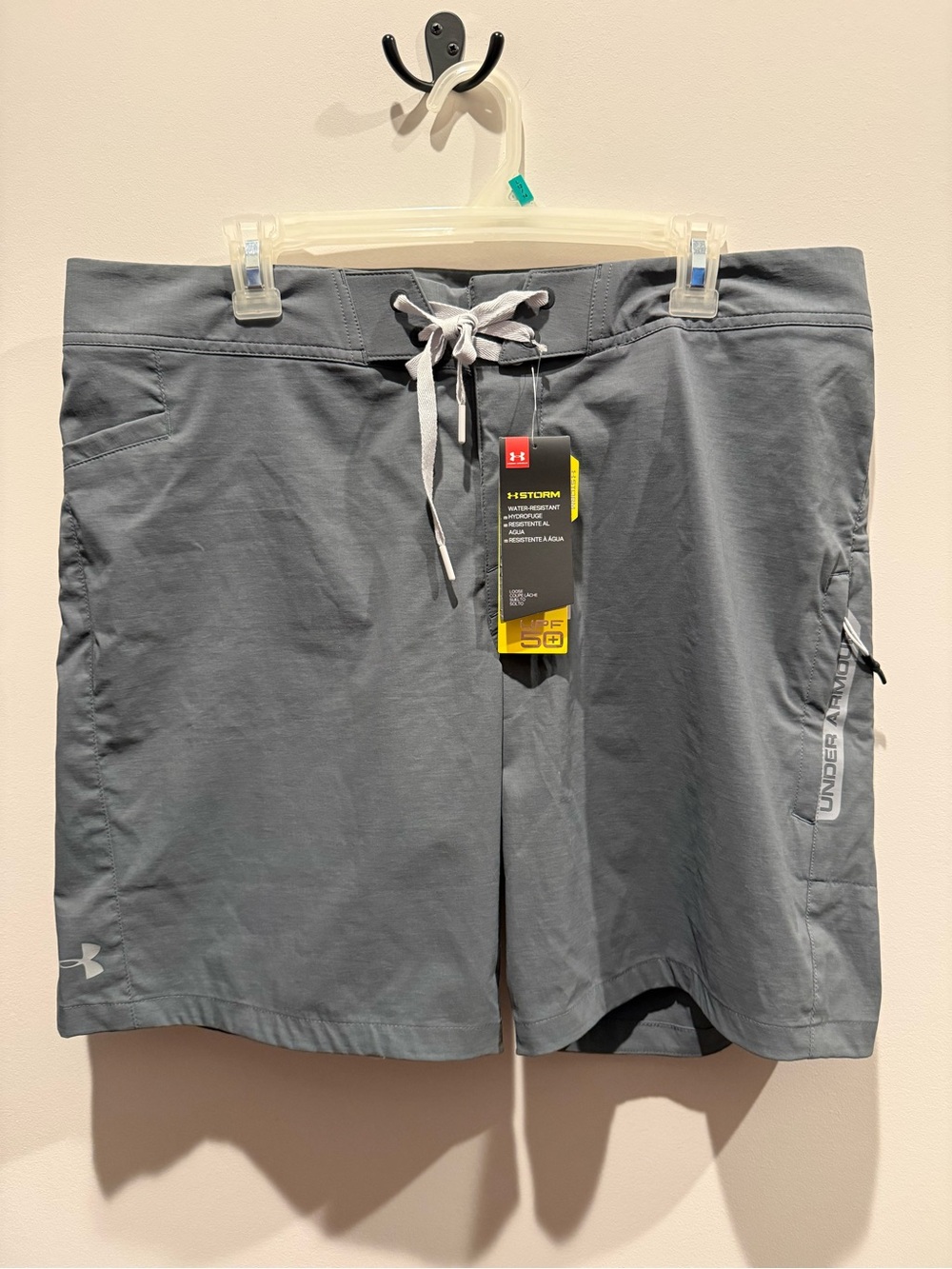 NWT Men’s under armor training shorts waist size 36
